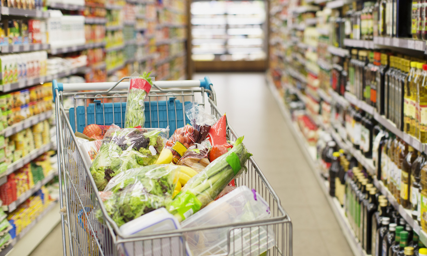 It's hard to avoid plastic while grocery shopping — even for a